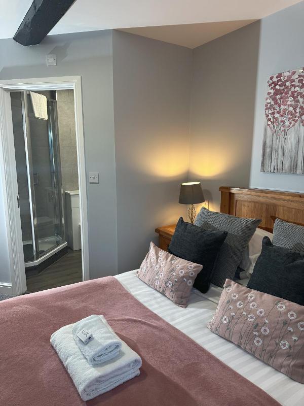 Standard Double Room image 4
