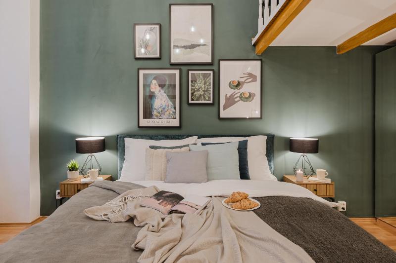 Elegant Loft Apartment in Lesser Town near National Theatre by EasyBNB Premium - image 6