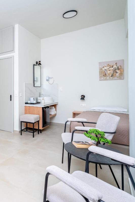 Superior Room with Inland View image 4