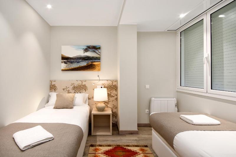 Two-Bedroom Apartment 4 guests image 3