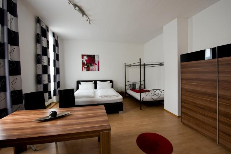 Apartment with one room image 4