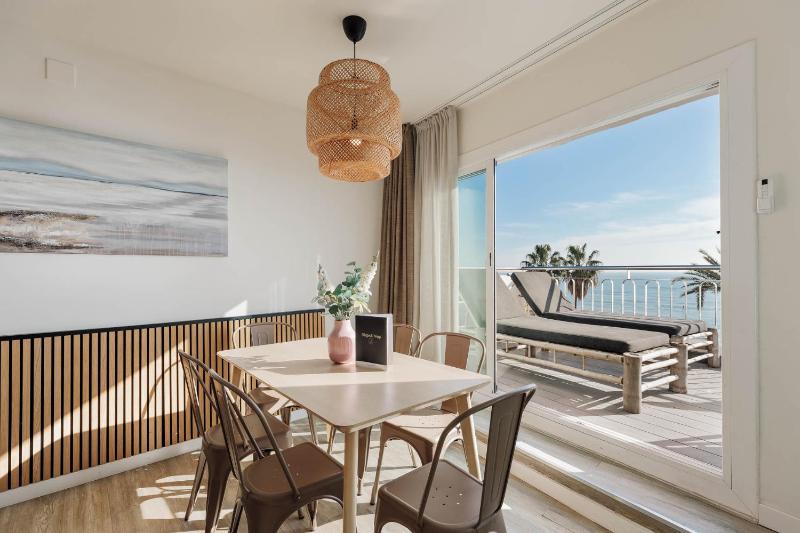 Sitges Group Ocean - image 32