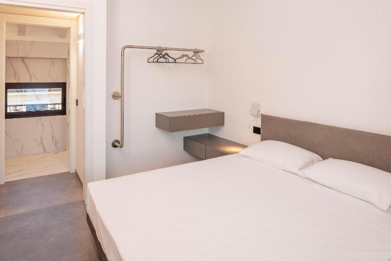 Blumen Apartment - image 6
