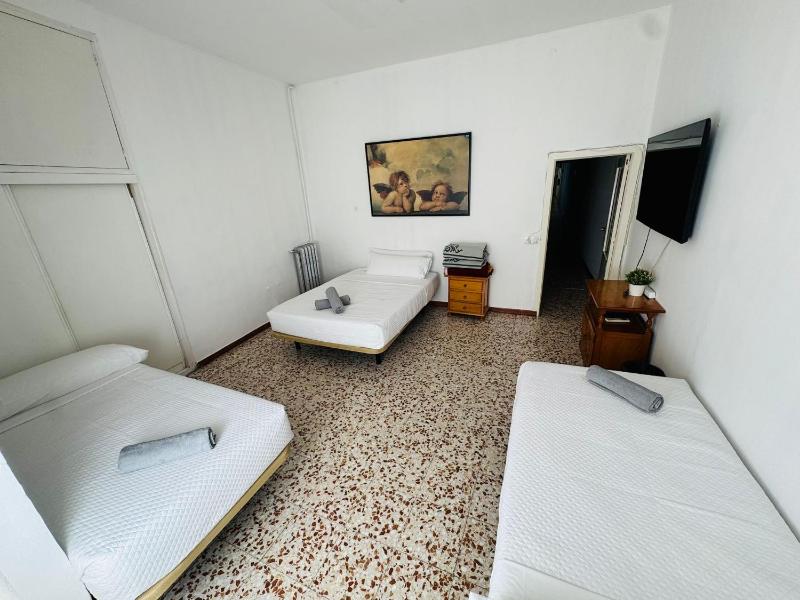 Family Room image 4