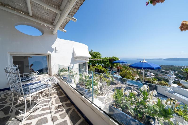 Double Room with Sea View image 1