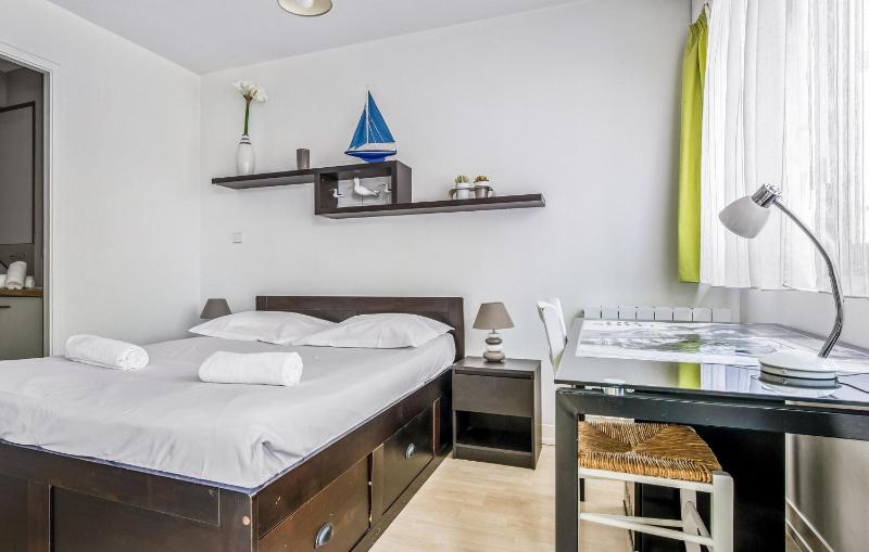 Cozy Apartment In La Rochelle With Wifi - image 12