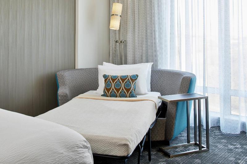 Guest room, 1 King, Sofa bed image 4