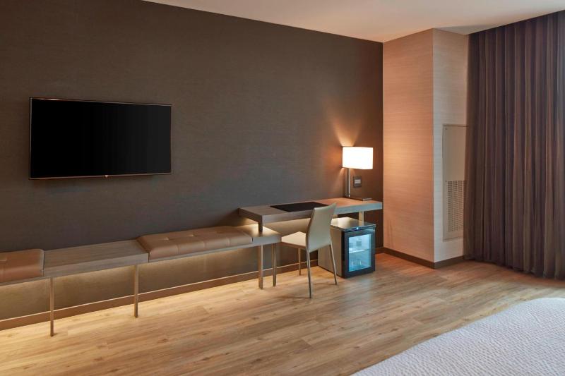 Double Room with Two Double Beds image 4