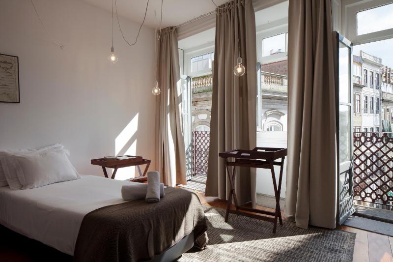 Deluxe Double or Twin Room image 3