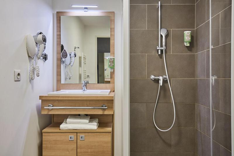 Standard Studio (2 Adults) image 4