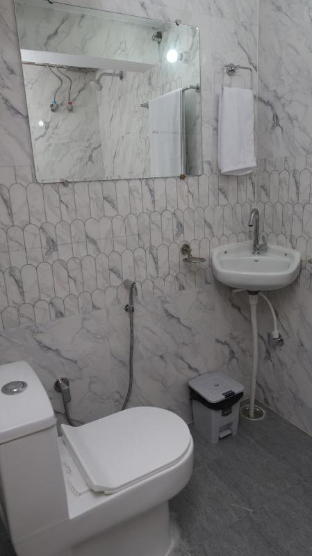 Exquisite house with 3 Pvt Bathrooms - 10 min walk from Assi Ghat - image 3