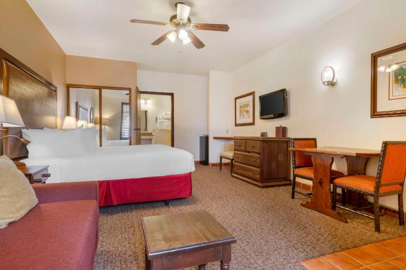Best Western Plus Hacienda Suites-Old Town - image 10