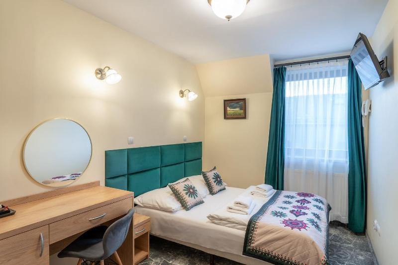 Economy Double Room image 1