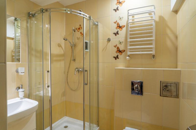 Economy Double Room image 2