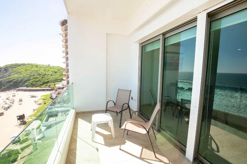 Elegant Condo at Playa Brujas with Ocean View - image 36
