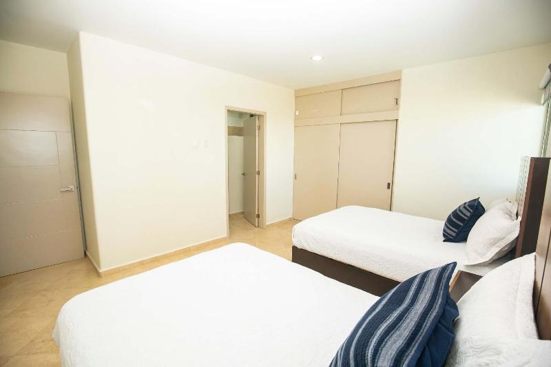 Elegant Condo at Playa Brujas with Ocean View - image 31
