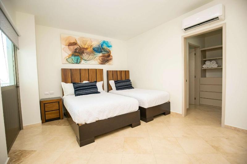 Elegant Condo at Playa Brujas with Ocean View - image 18