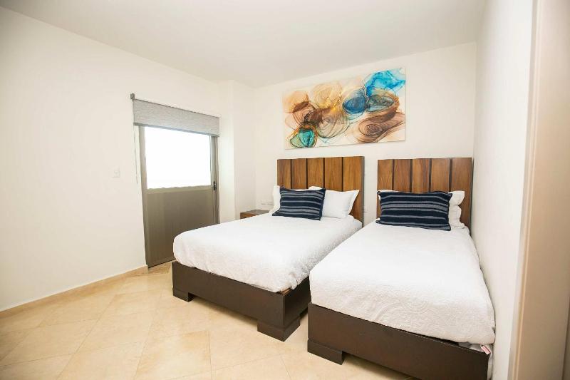 Elegant Condo at Playa Brujas with Ocean View - image 20