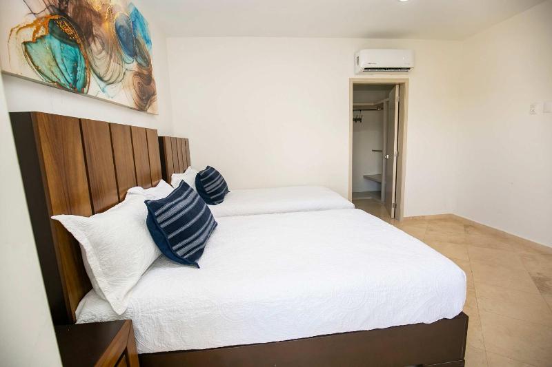 Elegant Condo at Playa Brujas with Ocean View - image 17