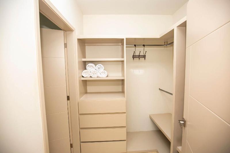 Elegant Condo at Playa Brujas with Ocean View - image 4