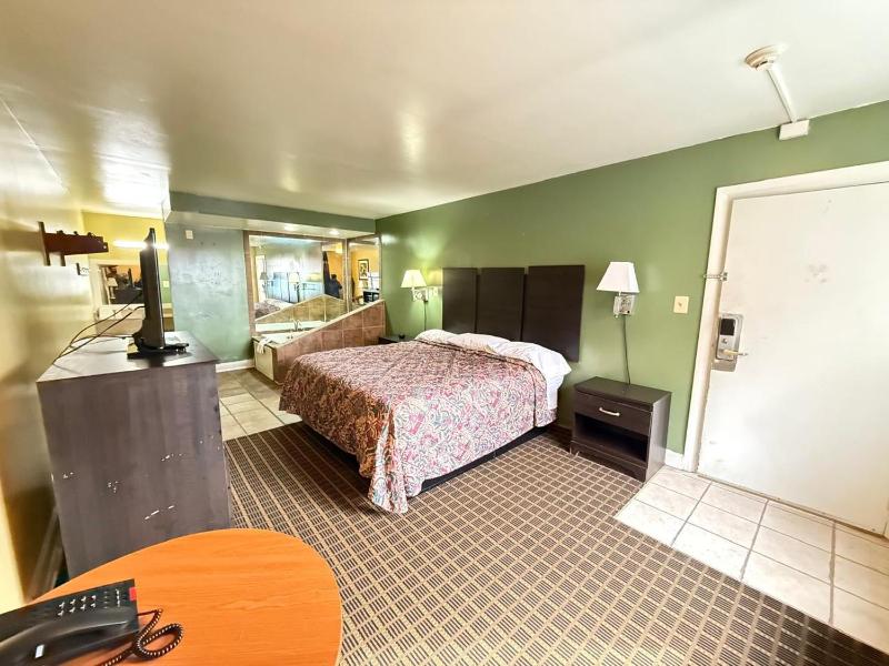 King Room with Spa Bath Smoking image 2