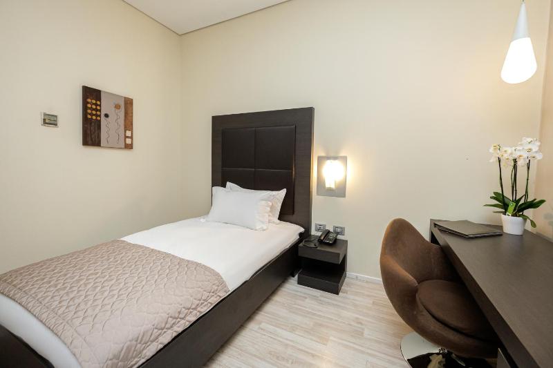 Single Room image 4