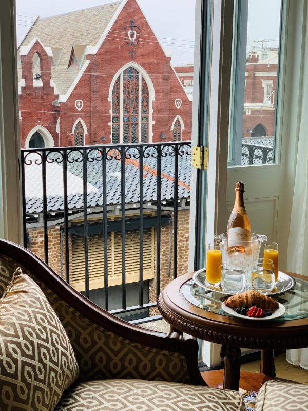 Market Pavilion Hotel - image 14