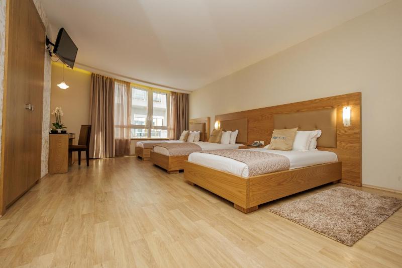 Sky Hotel Tirana - image 12