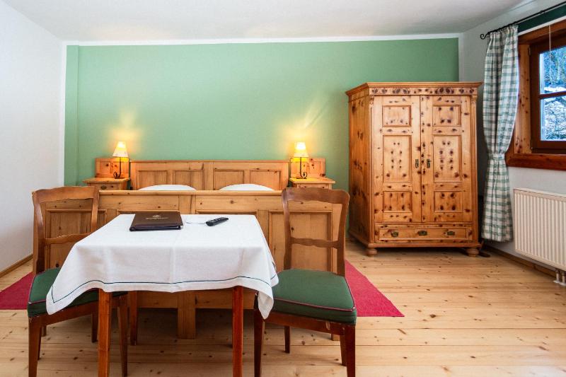 Superior Double Room image 3