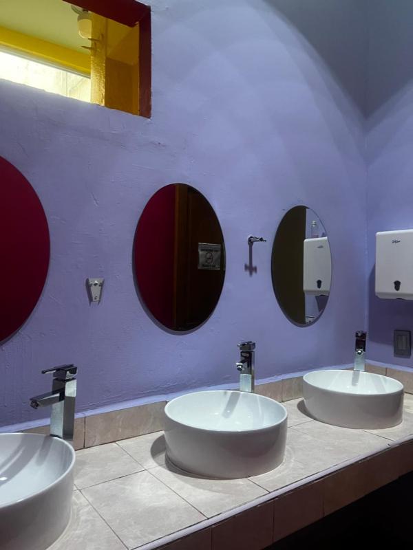Hostal Amigo - image 34