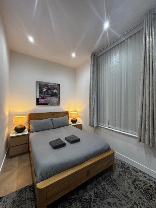 Standard Double Room with Shared Bathroom image 4