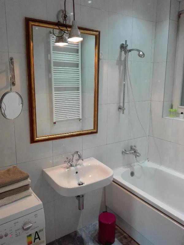 Centrala Apartment - image 8