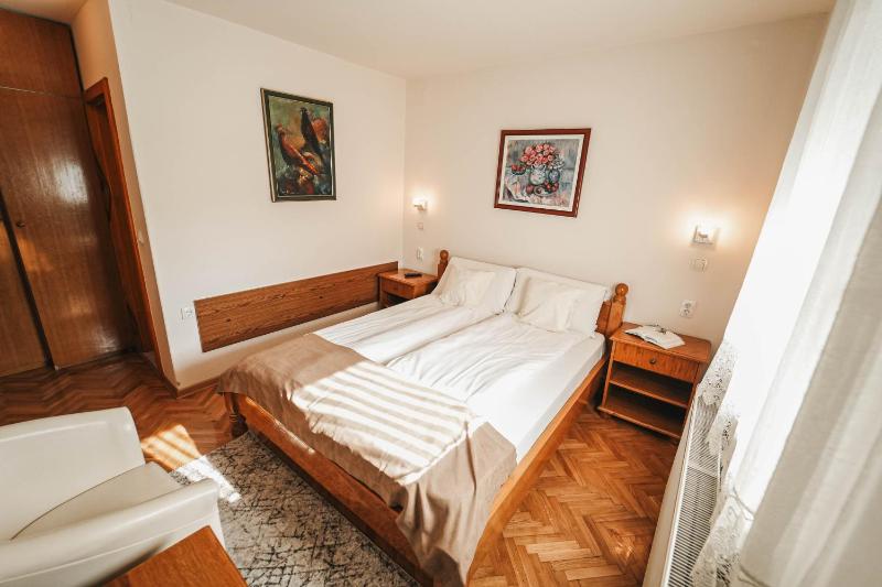 Double Room image 1