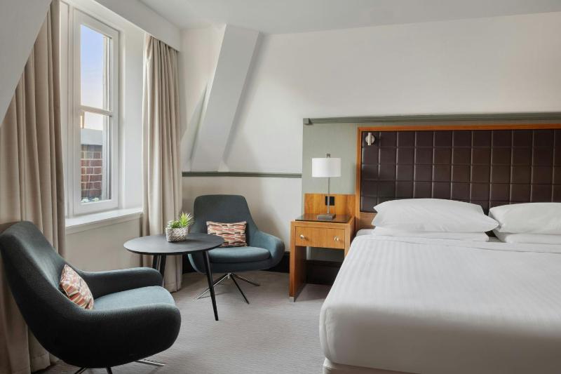 Rochester Suite with City View, Executive Lounge Access  image 1