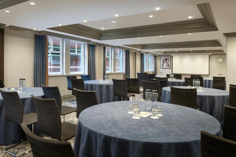 Leeds Marriott Hotel - image 39