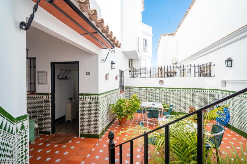 One-Bedroom Apartment image 1