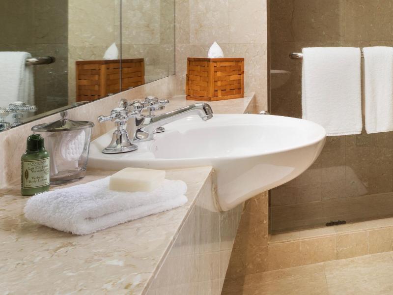 One-Bedroom City Club Suite image 3