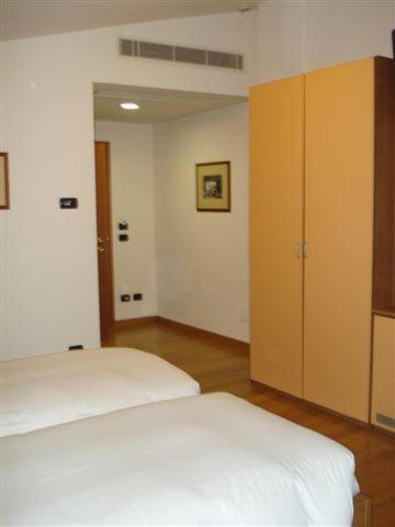 Double or Twin Room with Lake View image 1