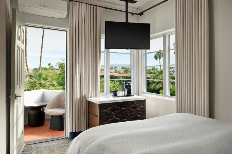 Triada Palm Springs Autograph Collection - image 8