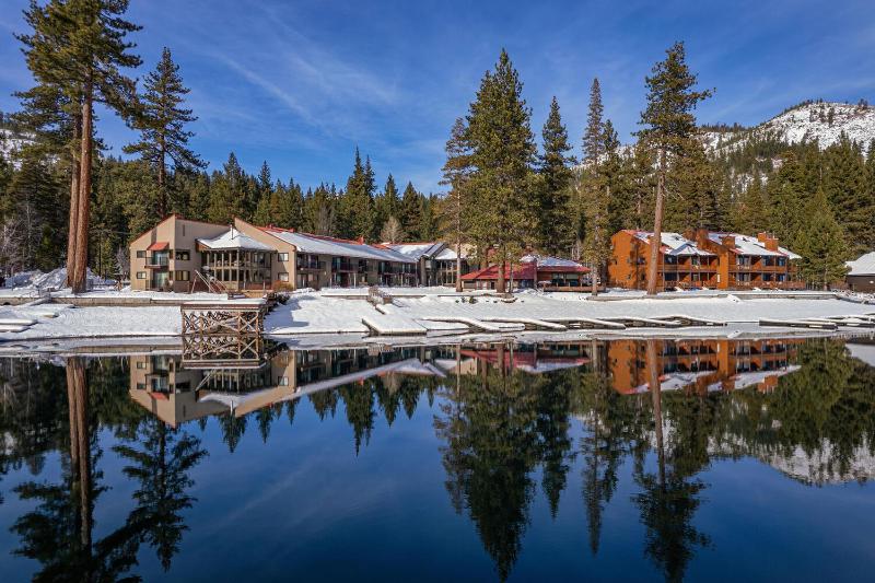 Cozy Deluxe Studio #131 at Donner Lake Village - image 7