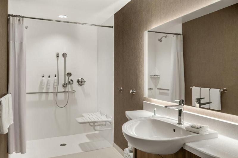 Suite with Two Queen Beds and Trundle Bed image 2