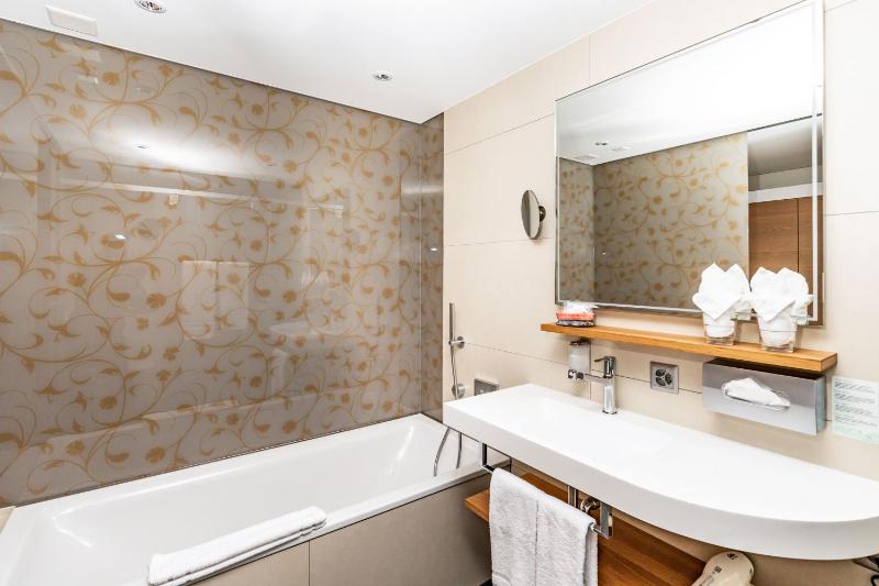 Junior Suite image 2
