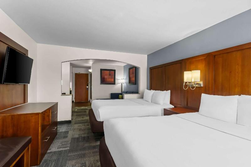 Queen Suite with Two Queen Beds - Non-Smoking image 1