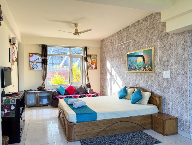 The Auriga 3BHK Fully Entair Villa in kasauli I Pvt Stay I Open Air Terrace I Kitchen Livingroom I Lawn Bonfire I Gaming Zone - image 28