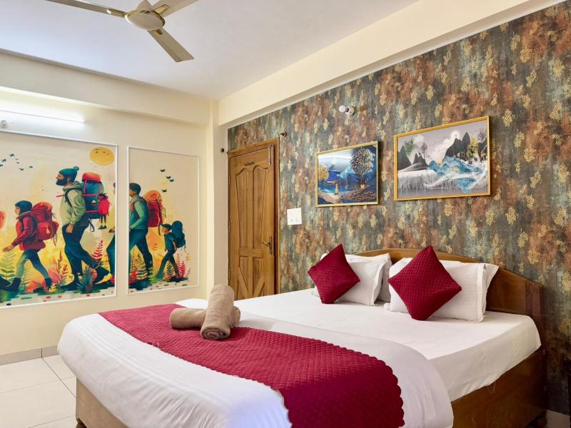 The Auriga 3BHK Fully Entair Villa in kasauli I Pvt Stay I Open Air Terrace I Kitchen Livingroom I Lawn Bonfire I Gaming Zone - image 7