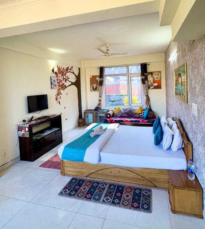 The Auriga 3BHK Fully Entair Villa in kasauli I Pvt Stay I Open Air Terrace I Kitchen Livingroom I Lawn Bonfire I Gaming Zone - image 49