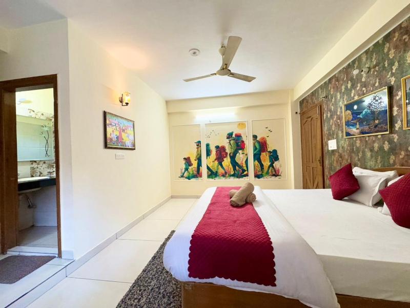 The Auriga 3BHK Fully Entair Villa in kasauli I Pvt Stay I Open Air Terrace I Kitchen Livingroom I Lawn Bonfire I Gaming Zone - image 24