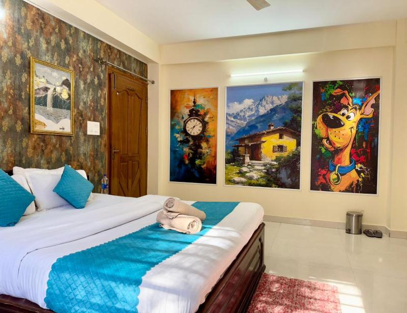 The Auriga 3BHK Fully Entair Villa in kasauli I Pvt Stay I Open Air Terrace I Kitchen Livingroom I Lawn Bonfire I Gaming Zone - image 3