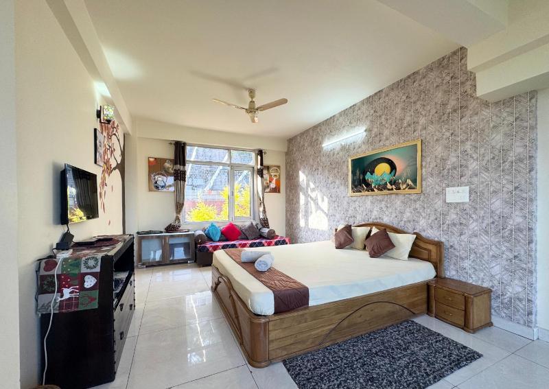 The Auriga 3BHK Fully Entair Villa in kasauli I Pvt Stay I Open Air Terrace I Kitchen Livingroom I Lawn Bonfire I Gaming Zone - image 15