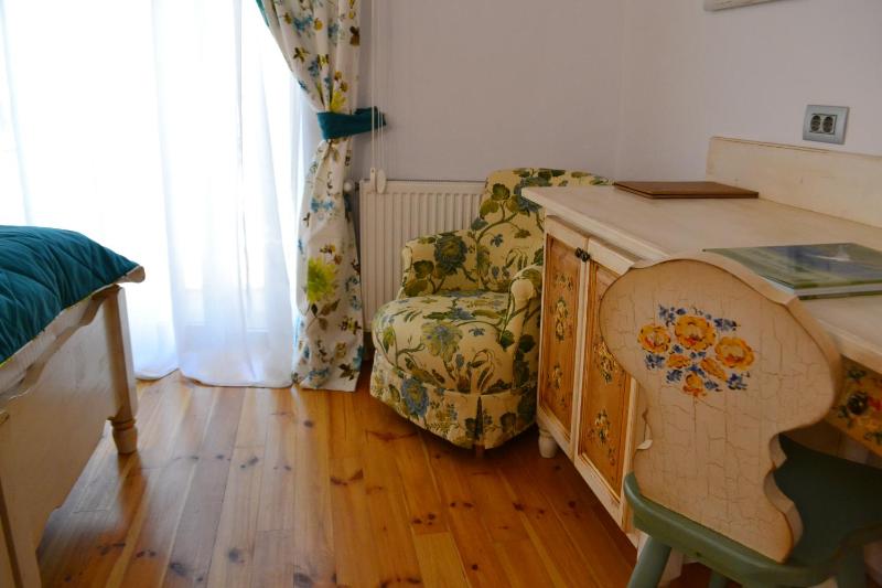 Standard Double Room image 3